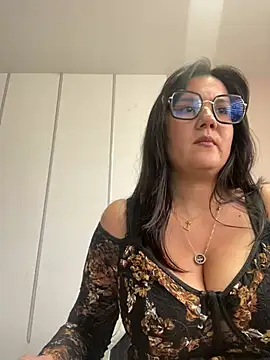 SWEETLILY18 online show from February 8, 2025, 5:39 pm