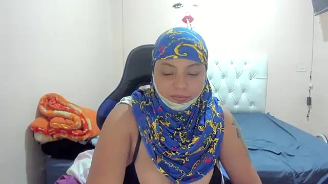 Leylafourniert online show from February 12, 2025, 11:30 pm