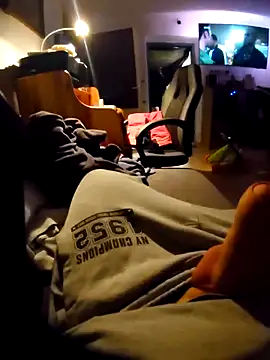 anonymus9006 online show from November 12, 2025, 6:08 pm