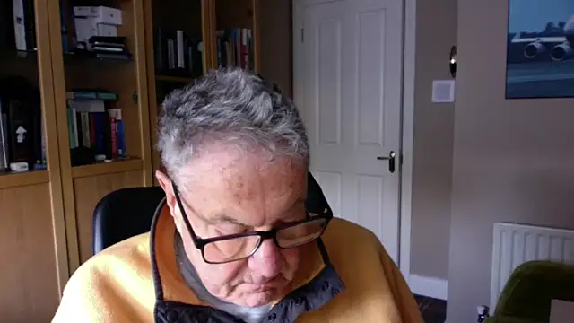 Snapshot of Oldpistolpete chatting on January 7, 2025, 10:54 am Oldpistolpete online show from January 7, 2025, 10:54 am