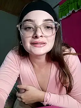 Emmacut online show from April 9, 2026, 10:15 pm