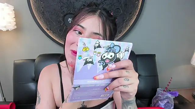 miss sharlotte18 online show from January 28, 2025, 6:07 pm