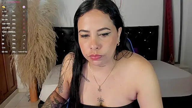 Bianka olivetto021 online show from February 26, 2025, 2:37 am