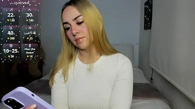 sophi mooreno online show from March 10, 2025, 2:17 am