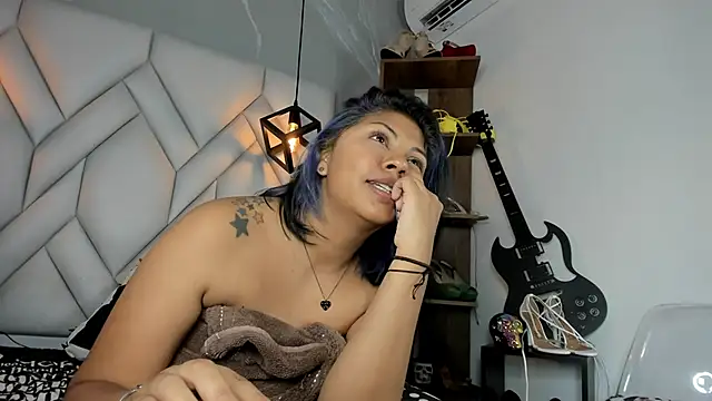 MirandaHaguen online show from February 5, 2025, 4:06 am