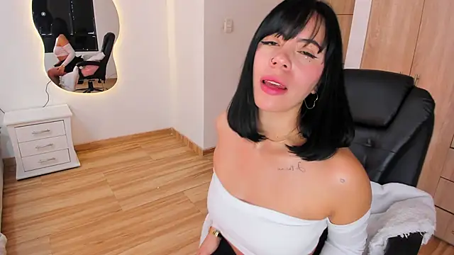 Silvanna-Moree online show from January 13, 2026, 4:34 pm