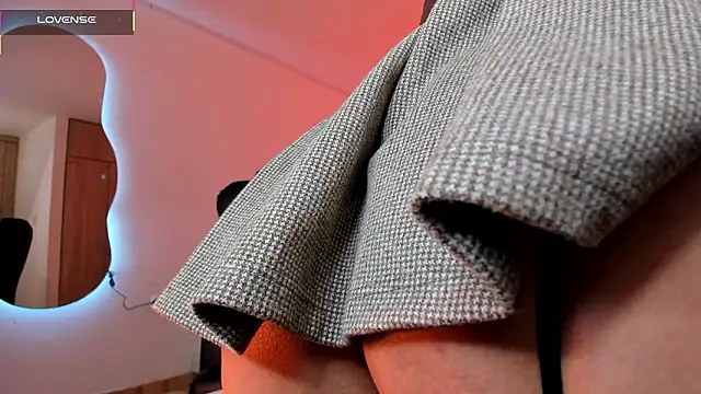 Silvanna-Moree online show from March 18, 2026, 3:26 pm