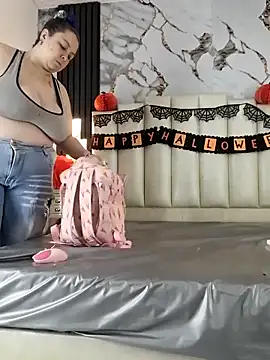 mollieblue69 online show from October 25, 2025, 1:07 pm