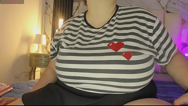 mollieblue69 online show from April 15, 2026, 12:56 pm