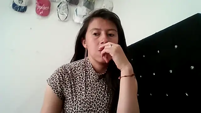 sandyquinnxx online show from December 2, 2025, 5:08 pm