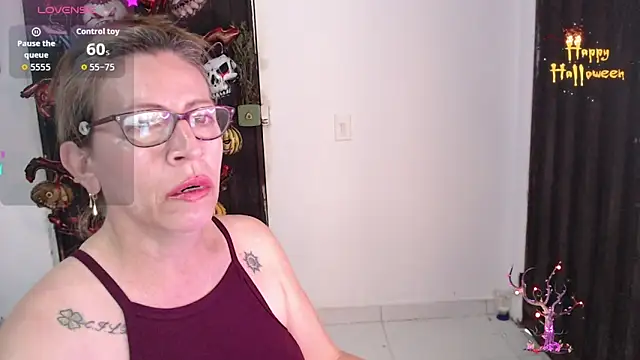 Snapshot of Chayla_Ruiz chatting on October 28, 2025, 8:44 pm Chayla Ruiz online show from October 28, 2025, 8:44 pm