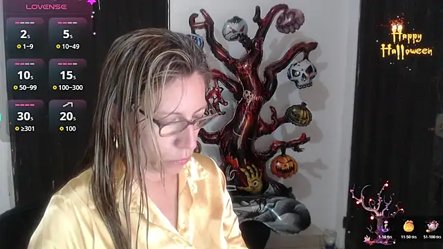 Snapshot of Chayla_Ruiz chatting on November 2, 2025, 11:01 am Chayla Ruiz online show from November 2, 2025, 11:01 am