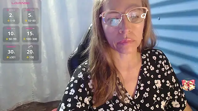 Chayla Ruiz online show from April 12, 2026, 12:32 pm