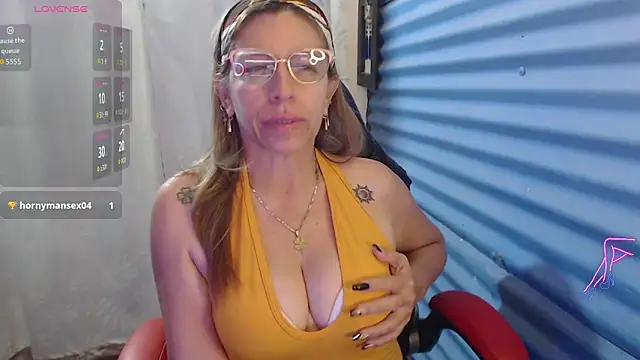 Chayla Ruiz online show from May 15, 2026, 12:56 pm