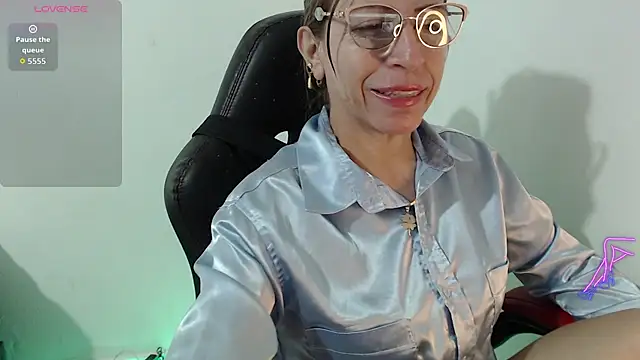 Snapshot of Chayla_Ruiz chatting on June 26, 2026, 10:19 am Chayla Ruiz online show from June 26, 2026, 10:19 am