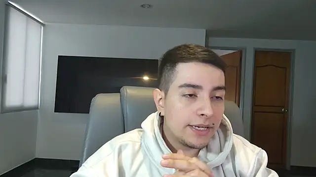 Jhoan saenz online show from November 11, 2025, 9:04 pm