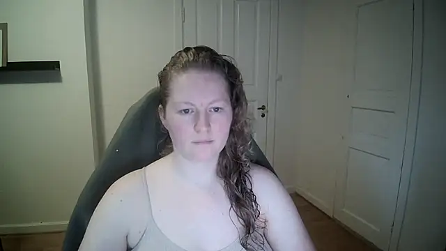 Girlnina-1995 online show from January 20, 2025, 9:24 am