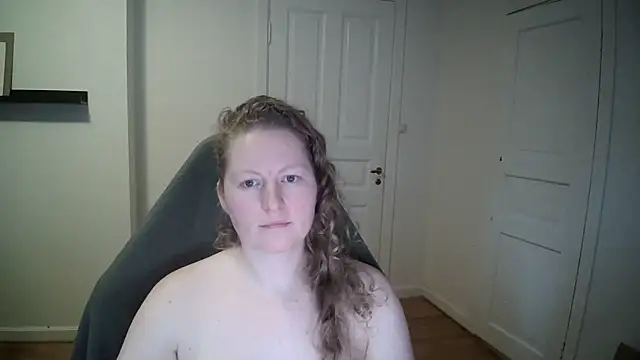 Girlnina-1995 online show from February 3, 2025, 12:25 pm