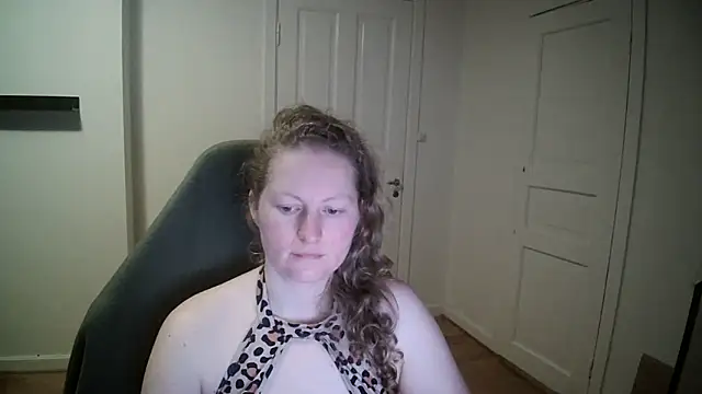 Girlnina-1995 online show from February 12, 2025, 5:05 pm