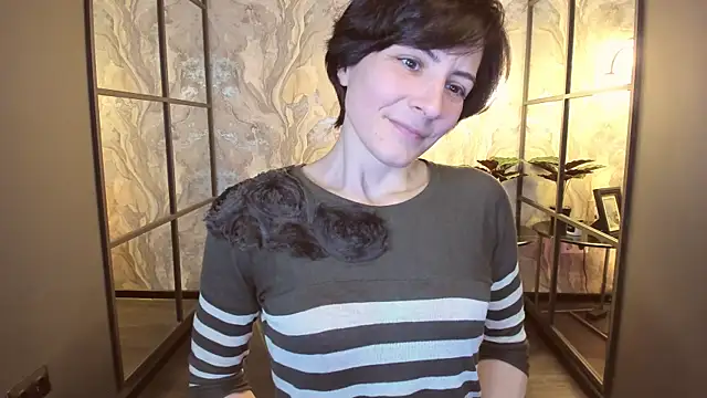 LorenDaze online show from March 18, 2025, 2:04 pm