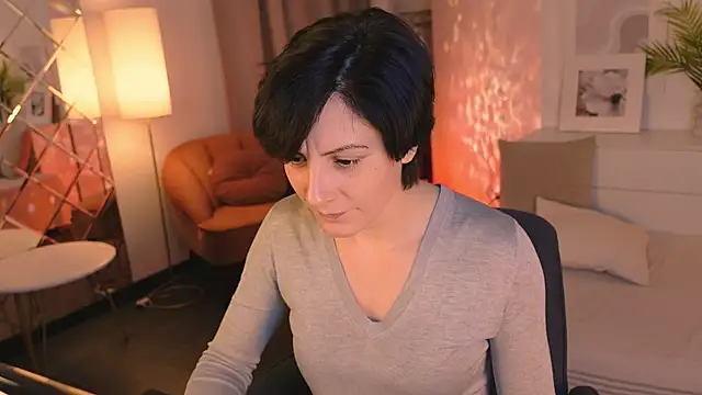 LorenDaze online show from December 17, 2025, 6:41 am