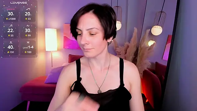 LorenDaze online show from July 10, 2026, 1:58 pm