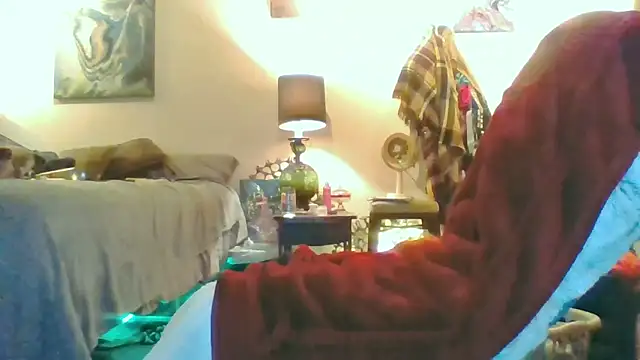 eatmeplease44 online show from September 26, 2025, 1:59 pm