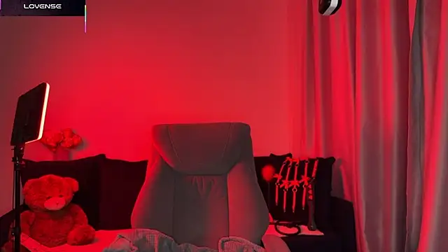 DivineBite online show from October 20, 2025, 4:07 pm