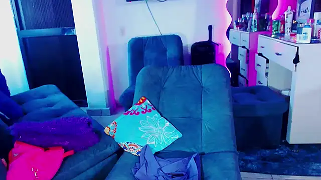 violet bigcock774 online show from February 27, 2025, 8:09 pm