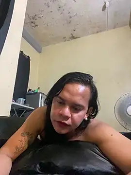 sweetyula online show from May 16, 2026, 12:29 am