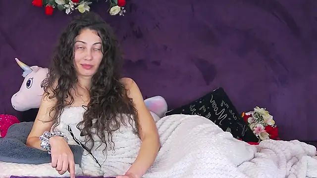 Jayllene online show from December 17, 2025, 8:09 am