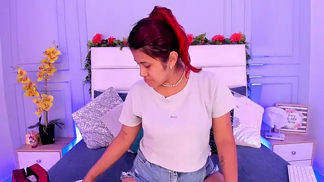 Karlagonzales  online show from March 10, 2025, 7:07 pm