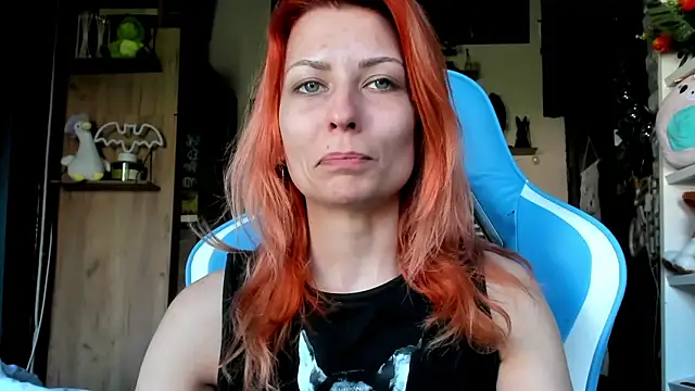 karo123421 online show from April 15, 2026, 9:16 am