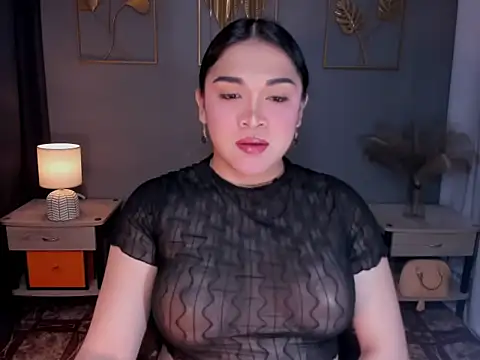 MaxeneCullens online show from November 10, 2025, 10:25 am