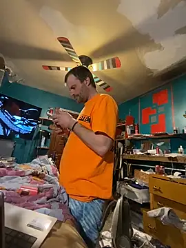 charactrzero online show from February 12, 2025, 4:23 am