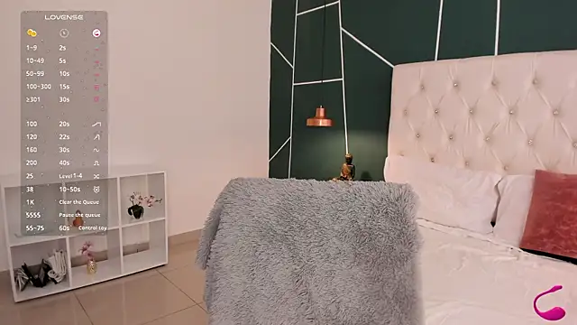 Veronicalanx1 online show from October 28, 2025, 12:09 pm