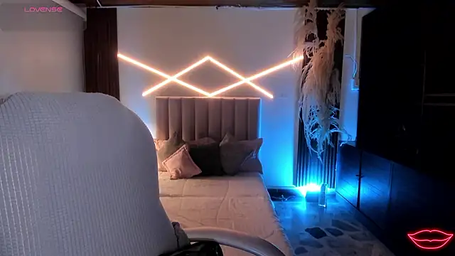 Veronicalanx1 online show from February 12, 2026, 12:11 pm