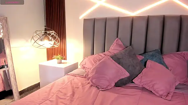 Veronicalanx1 online show from March 26, 2026, 11:49 am