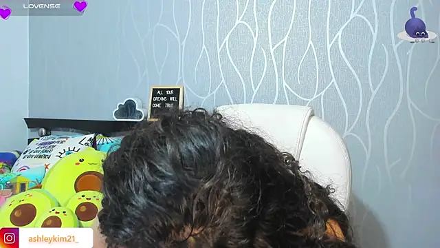 Snapshot of AshleyKim_ chatting on October 25, 2025, 11:54 pm AshleyKim online show from October 25, 2025, 11:54 pm