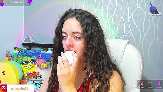 AshleyKim  online show from November 25, 2025, 12:10 am