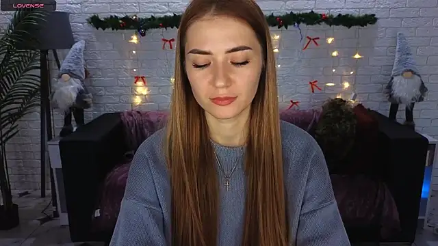 Snapshot of Adelyna_Bird chatting on December 16, 2024, 11:33 am Adelyna Bird online show from December 16, 2024, 11:33 am