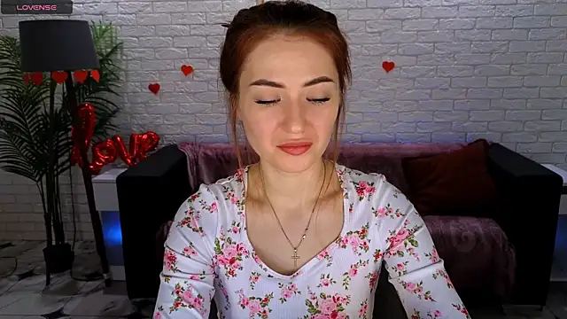 Snapshot of Adelyna_Bird chatting on February 9, 2025, 6:54 am Adelyna Bird online show from February 9, 2025, 6:54 am