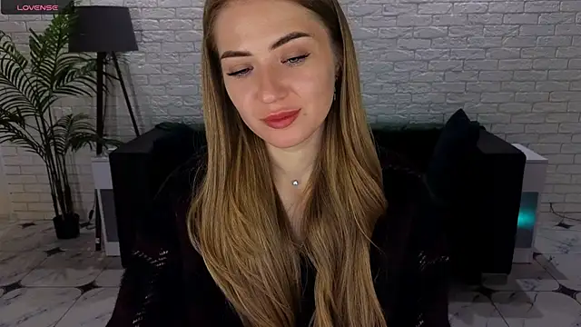 Snapshot of Adelyna_Bird chatting on September 28, 2025, 6:19 am Adelyna Bird online show from September 28, 2025, 6:19 am