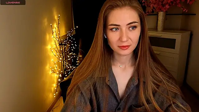 Snapshot of Adelyna_Bird chatting on June 4, 2026, 6:30 am Adelyna Bird online show from June 4, 2026, 6:30 am