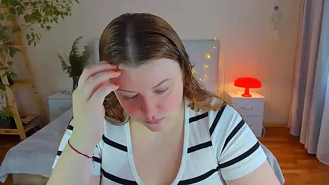 PolinaSalvatore online show from November 5, 2025, 10:48 am