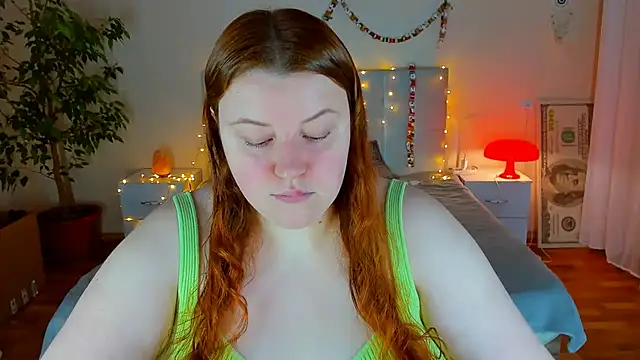 PolinaSalvatore online show from February 3, 2026, 6:02 pm