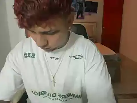 Snapshot of Jake_simons chatting on December 15, 2024, 2:19 am Jake simons online show from December 15, 2024, 2:19 am