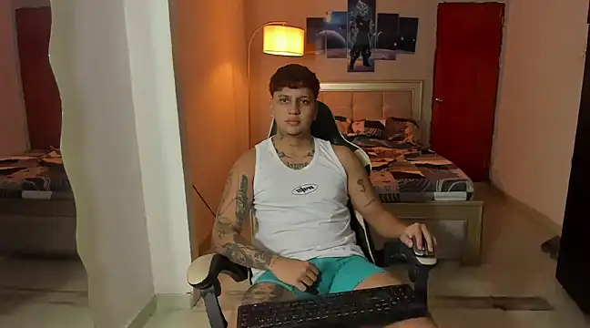 Snapshot of Jake_simons chatting on February 12, 2025, 2:14 am Jake simons online show from February 12, 2025, 2:14 am