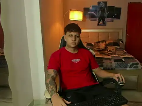 Snapshot of Jake_simons chatting on February 18, 2025, 2:49 am Jake simons online show from February 18, 2025, 2:49 am