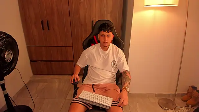 Snapshot of Jake_simons chatting on February 14, 2026, 4:09 am Jake simons online show from February 14, 2026, 4:09 am